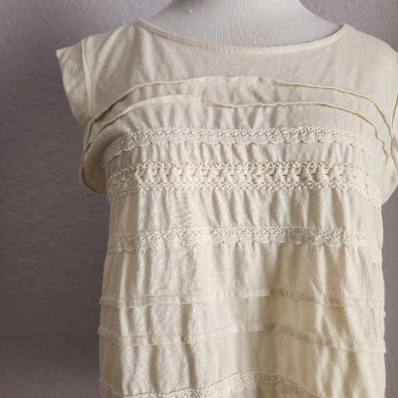 Levi's top - Picture 2 of 8